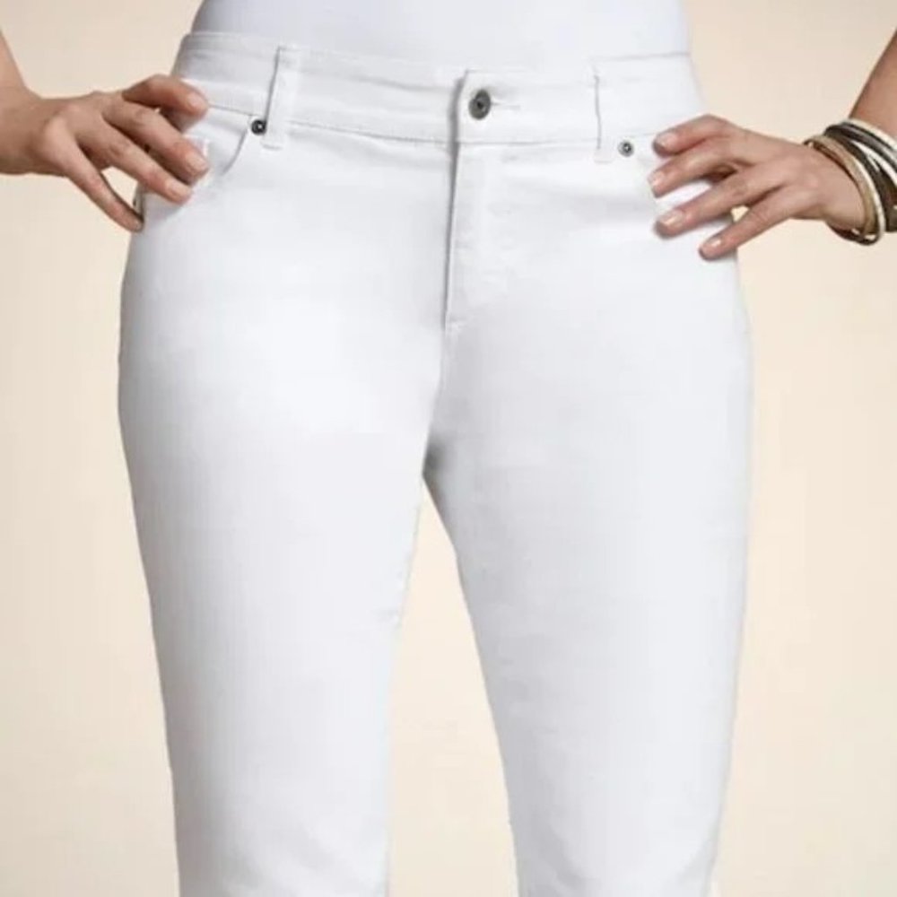 Chicos White Ankle Size 2.5 Platinum Skimmer 14 Embellished Studs Pocket Jeweled - Picture 6 of 14